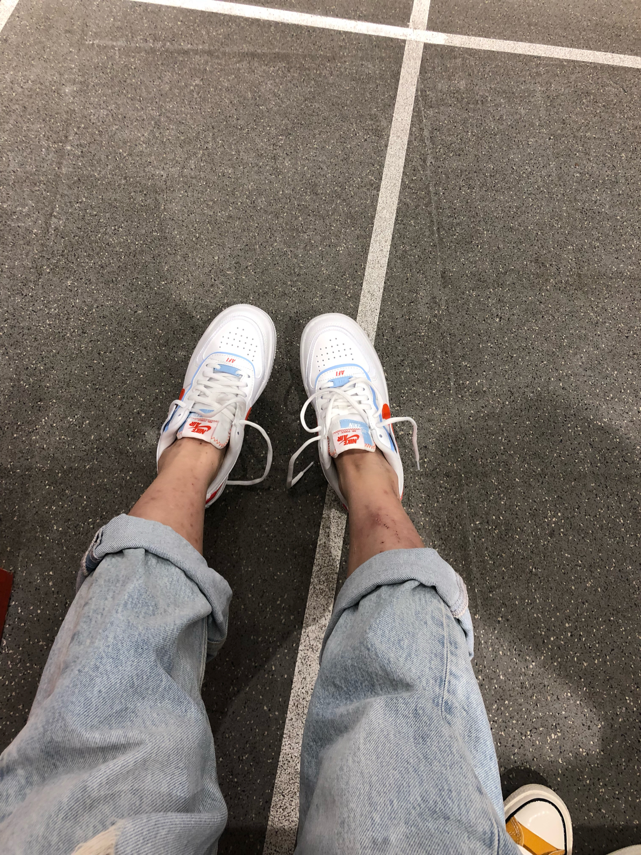 空军一号穿的脚踝痛，舒适度与功能性的探讨，空军一号穿着舒适度与功能性的探讨，脚踝疼痛问题解析