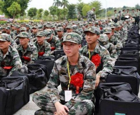 志愿兵和士官的区别，职责、权利及职业发展的差异，志愿兵与士官，职责、权利及职业发展差异详解