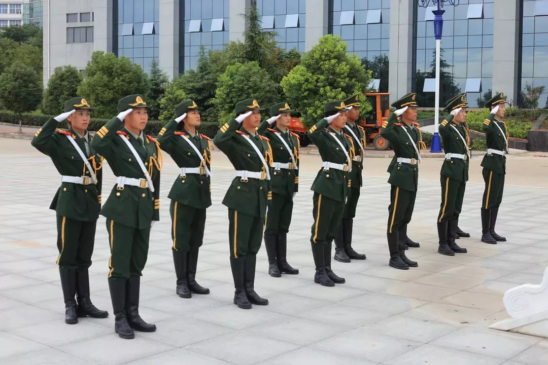 国旗护卫队训练感想，荣耀与责任并存，国旗护卫队训练感想，荣耀与责任同行