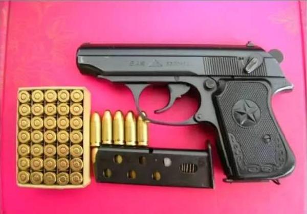 警用枪92式，现代警务的可靠伙伴，警用枪92式，现代警务的得力助手