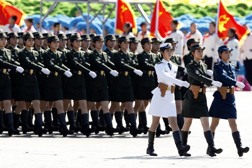 建国五十周年女兵方队，荣耀与力量的展现，建国五十周年女兵方队，荣耀与力量的辉煌瞬间