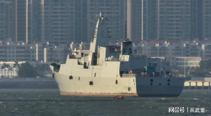 中国海军169舰完成大改装，全新32单元垂发系统亮相，中国海军169舰全新改装亮相，32单元垂发系统展示强大实力