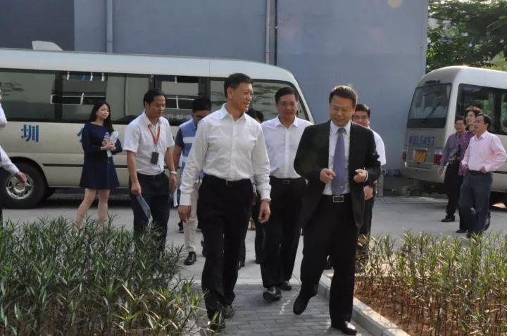 中国全球鹰无人机图片，展现空中力量的新纪元，中国全球鹰无人机图片，空中力量的新纪元展示