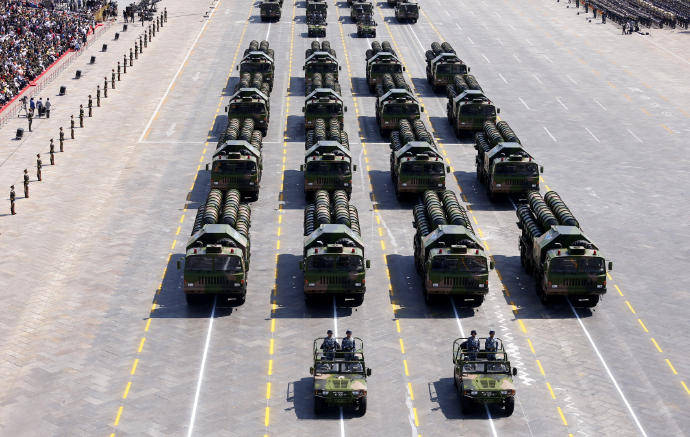 中国2015阅兵武器介绍，展现国防实力与科技进步的辉煌篇章，中国国防实力与科技进步的辉煌篇章，2015阅兵武器深度解析