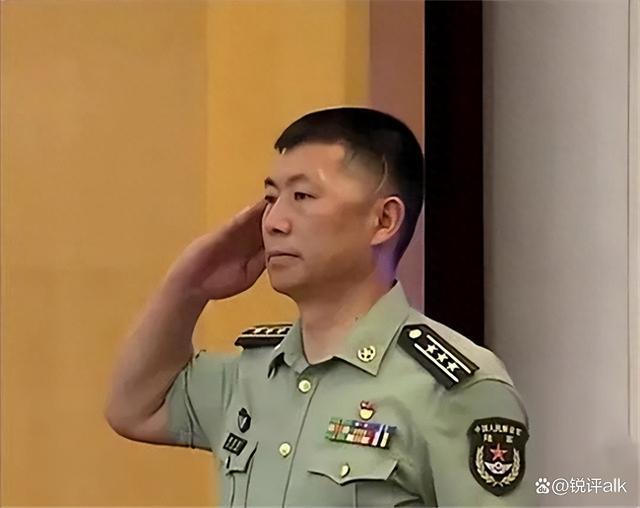 祁发宝勋表六排详解，荣誉与职责的象征，祁发宝勋表六排详解，荣誉的象征与职责的重担