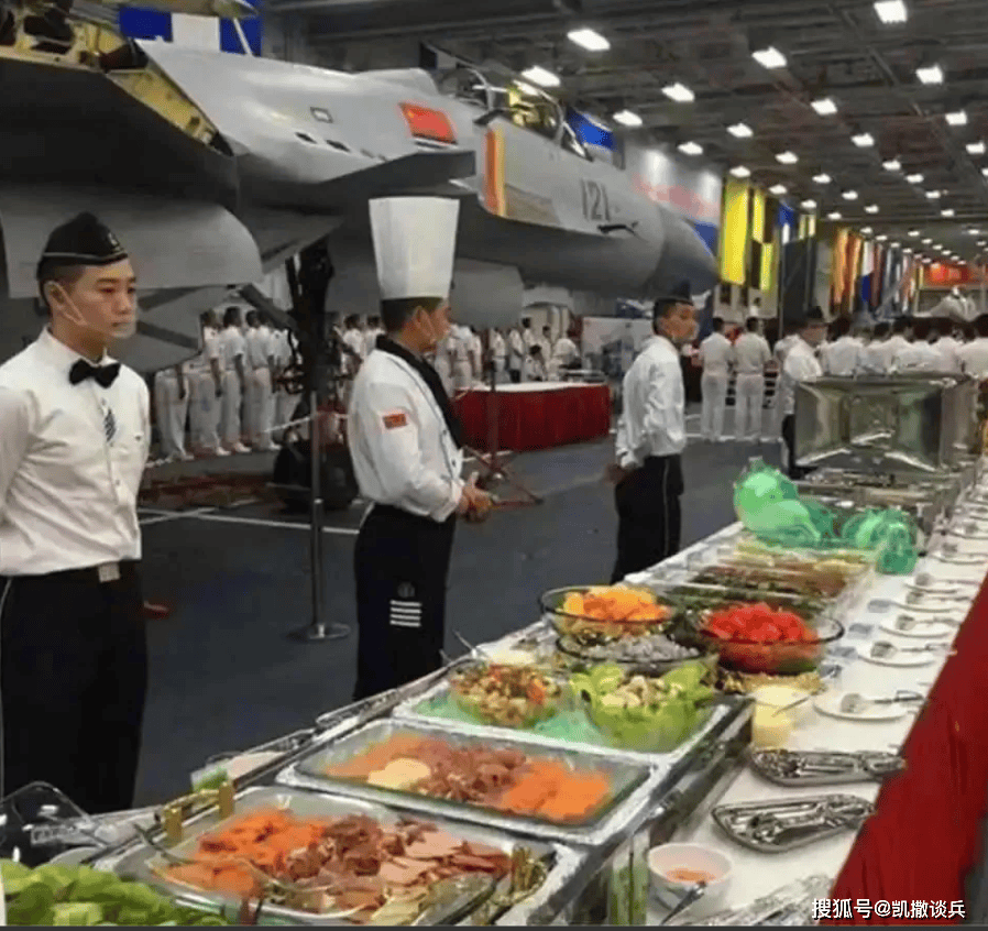 航母一天吃掉多少食物，庞大的海上巨兽的餐饮需求解析，航母餐饮需求解析，一天消耗多少食物？