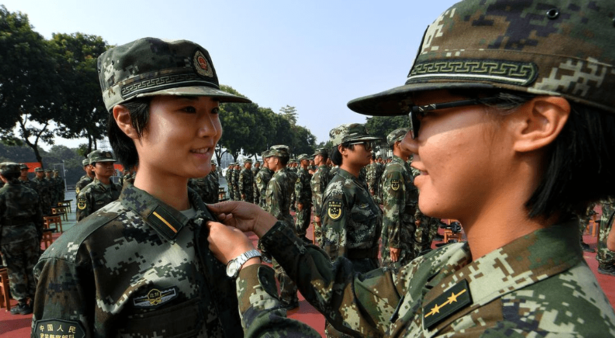 大学生当兵苦吗？女生的独特视角，女大学生视角下的军旅生涯挑战，苦与甜