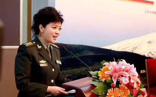 曾经的军事栏目主持人，历史、责任与传承的见证者，军事栏目主持人的历史见证与责任传承之路