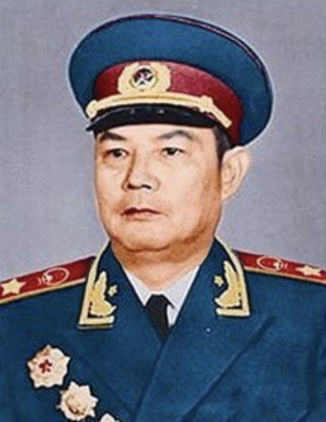 十大元帅为何不反，忠诚、团结与担当的象征，十大元帅忠诚团结有担当，为何不曾反叛？