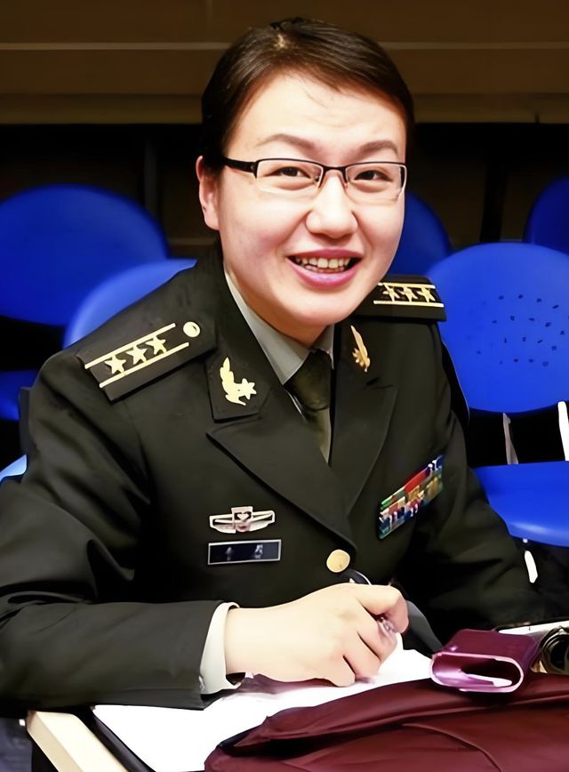 国防大学教授李莉，令人难以接受的言行与观点，国防大学教授李莉引发争议，言行与观点引热议