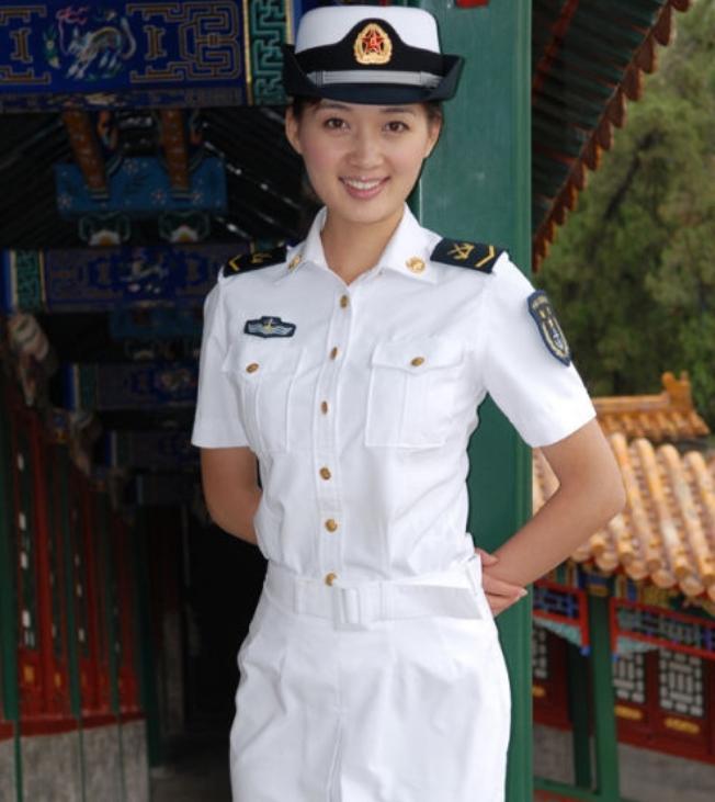 中国女兵照片大全高清，展现铿锵玫瑰的英勇风采，中国女兵高清照片大全，铿锵玫瑰的英勇风采展示