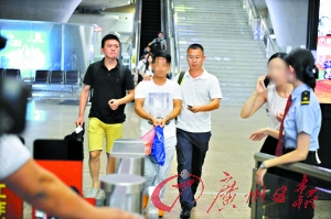 偷渡成功的例子，跨越困境的非凡之旅，偷渡成功的非凡之旅，跨越困境的勇者传奇