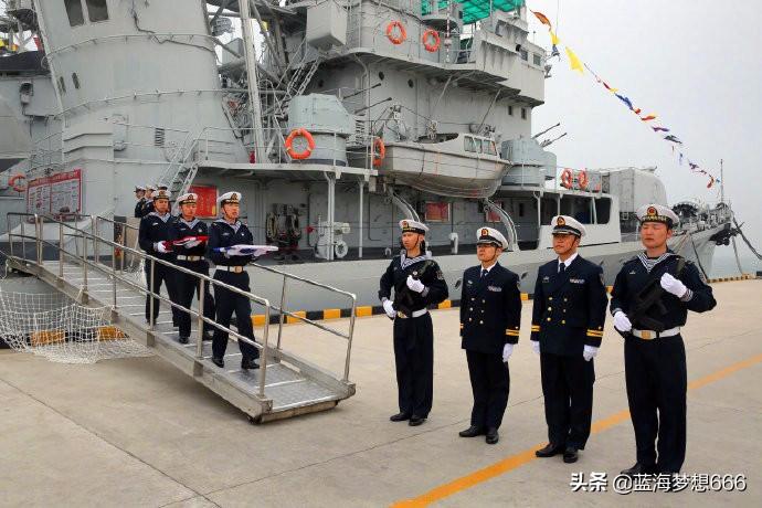 揭秘中国海军新成员，055型驱逐舰的服役时间表，中国海军新成员揭秘，055型驱逐舰的服役时间表曝光