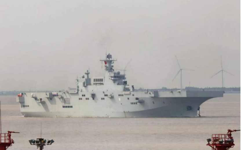 中国海军新篇章，075型两栖攻击舰首舰正式服役，中国海军新篇章，首艘075型两栖攻击舰正式服役揭幕时代新篇章