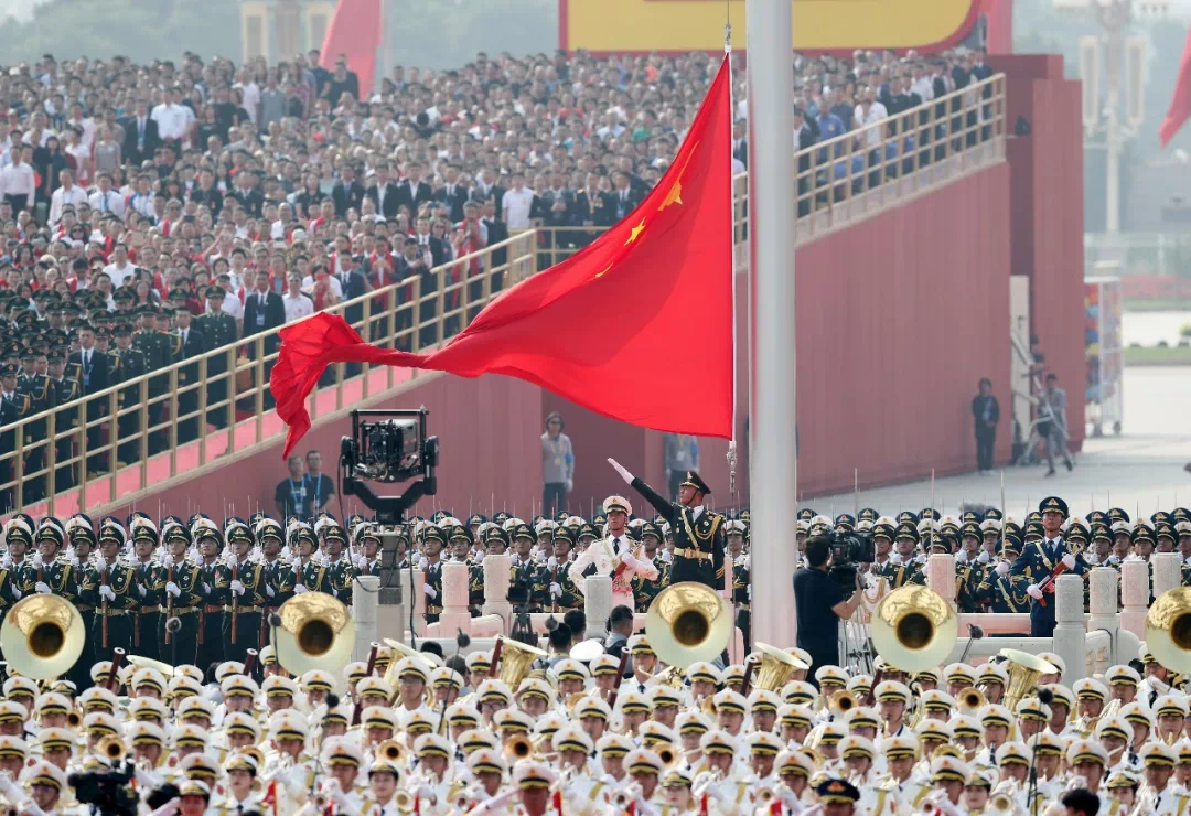 盛大的阅兵仪式，庆祝中华人民共和国成立七十周年的壮丽篇章，「庆祝中华人民共和国七十周年，壮丽阅兵仪式展现国家力量」