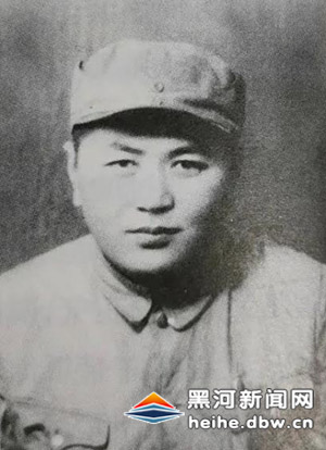 参谋长和政委哪个大，军队中的职责与权力解析，军队中的职责与权力解析，参谋长与政委的职级对比