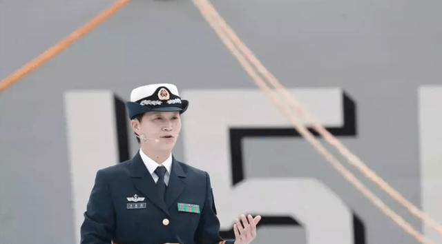 破浪前行，英雄领航——记郑州舰与韦慧晓的辉煌篇章，破浪前行，英雄领航——郑州舰与韦慧晓的辉煌之旅