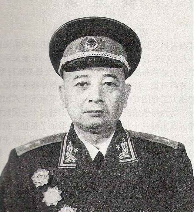 授衔中将——探寻1955年的荣耀时刻，授衔中将，探寻荣耀时刻——纪念1955年授衔典礼
