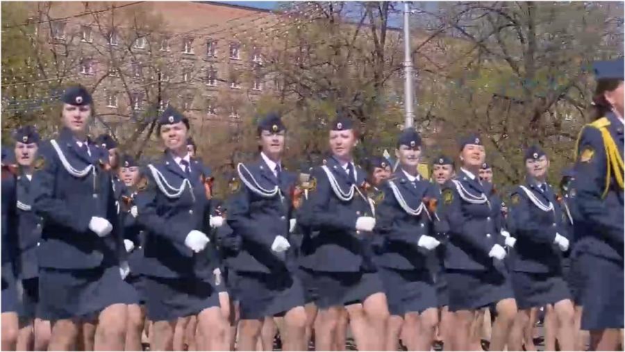 俄罗斯女兵阅兵仪式视频，展现力量与荣耀的瞬间，俄罗斯女兵阅兵仪式，力量与荣耀的震撼瞬间