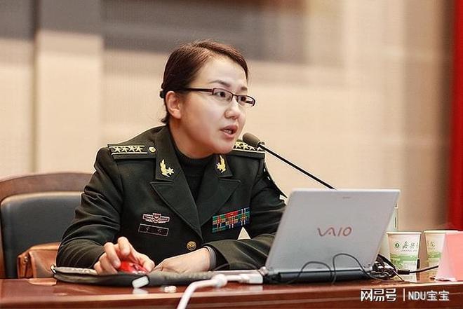 国防大学李莉