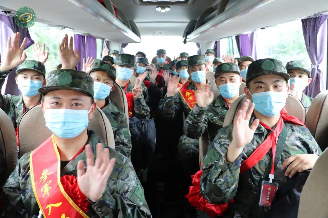 武警换装新风貌，2022年的崭新篇章，武警新风貌亮相，开启2022崭新篇章