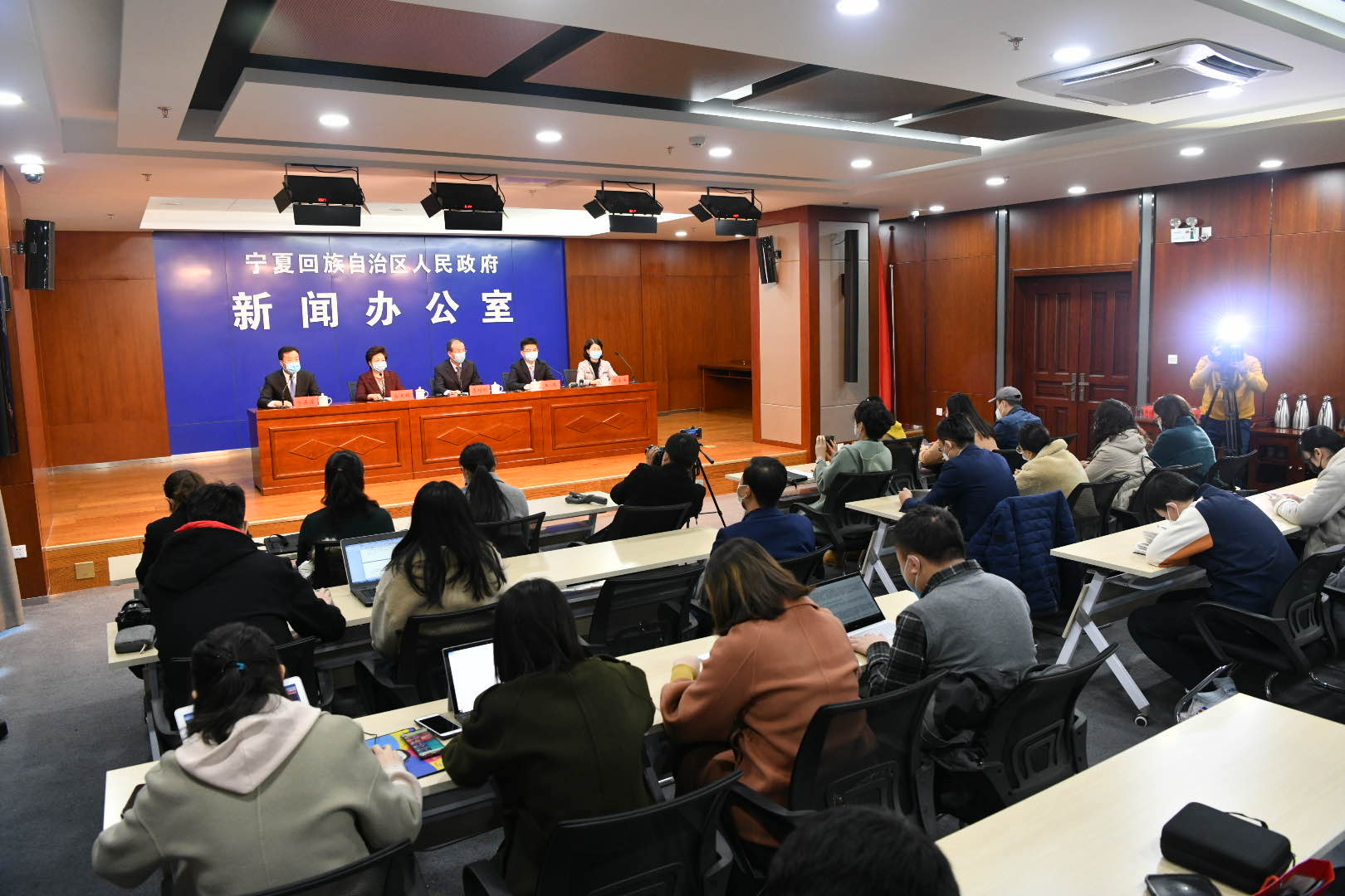 新闻发布工作存在的问题及其对策探讨，新闻发布工作存在的问题与对策探讨