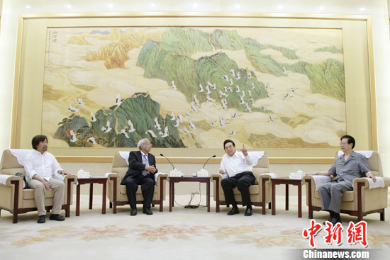 海峡两岸主题绘画，连结两岸情感的视觉艺术，海峡两岸绘画连结情感，视觉艺术的桥梁