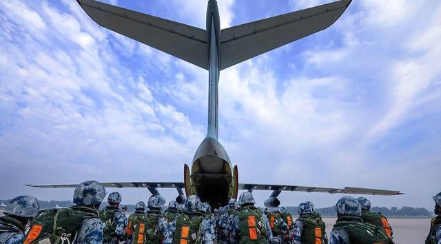 空降兵精英，揭秘中国空军第15军43师127团的力量与荣耀，揭秘中国空军第15军空降兵精英力量与荣耀，第127团实录