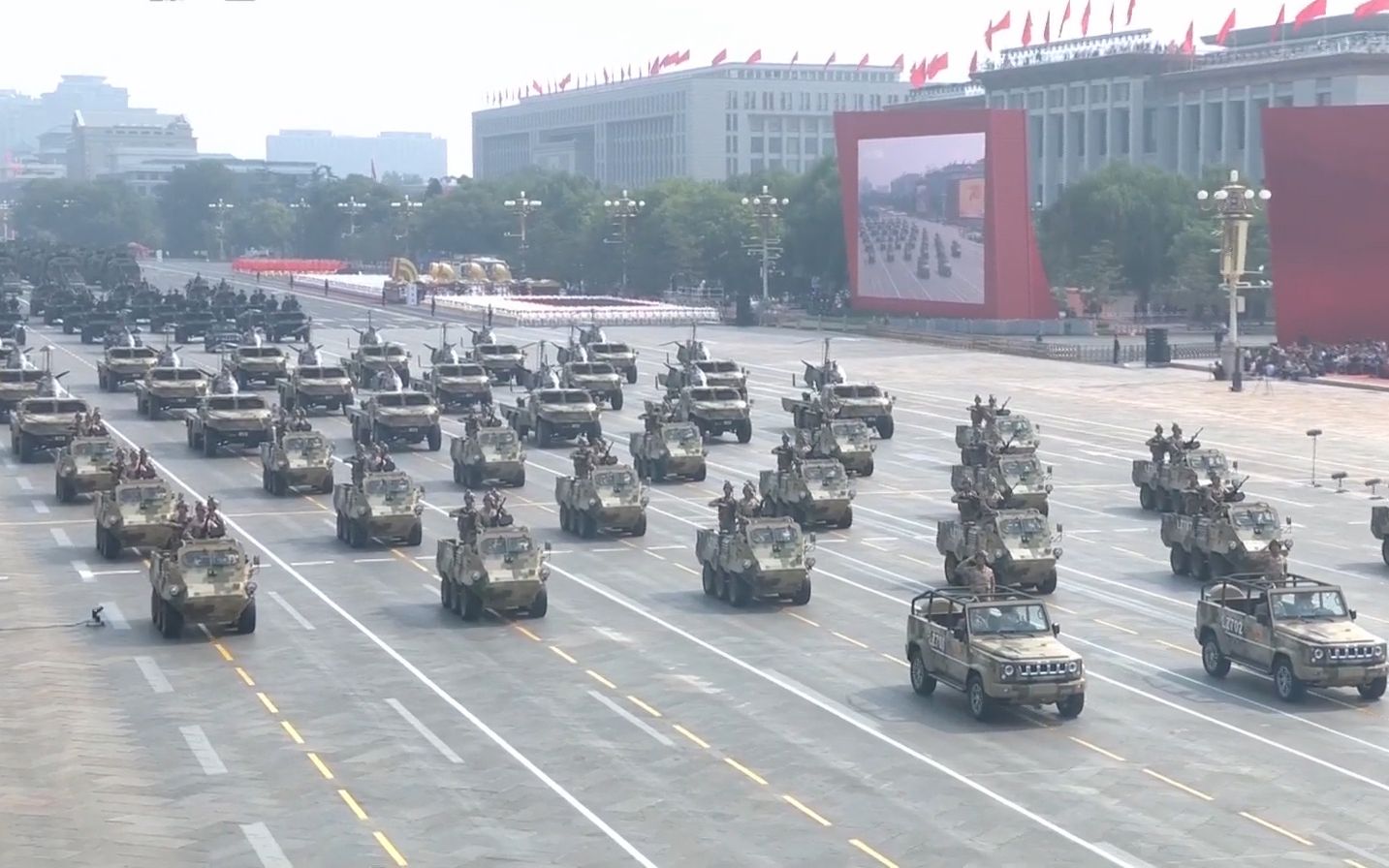 盛大的阅兵仪式，庆祝中华人民共和国成立七十周年的壮丽画卷，「壮丽画卷，庆祝中华人民共和国七十周年盛大阅兵仪式」