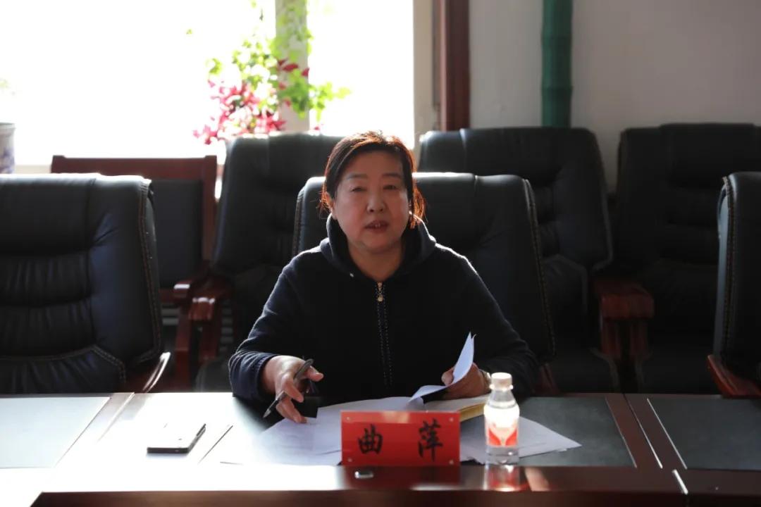 新闻摘抄，科技巨头发布最新研发成果，引领未来科技趋势，科技巨头发布最新研发成果，引领未来科技新潮流