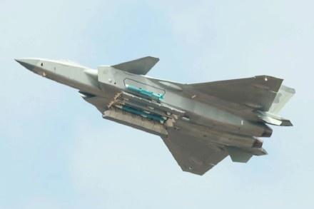歼-20与F-22，谁更大？深度解析两款战斗机的尺寸与性能差异，歼-20与F-22尺寸与性能深度对比，谁更胜一筹？