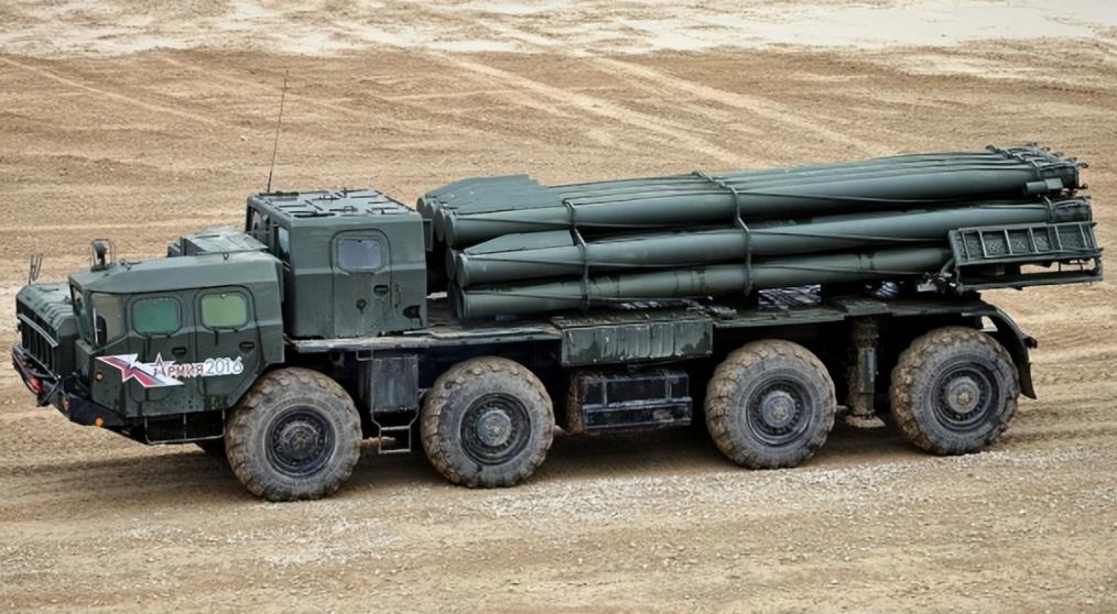 BM-30火箭炮，现代战场上的重要武器，BM-30火箭炮，现代战场核心武器