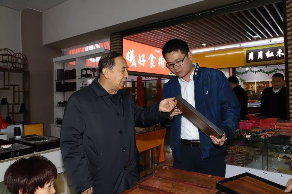 魏风与部长简历——一位杰出领导者的成长历程，杰出领导者魏风与部长成长历程揭秘