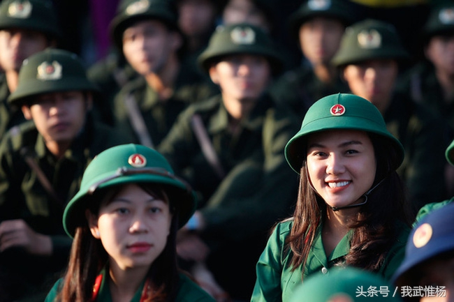 越南女兵与中国兵，跨越国界的友谊与合作，越南女兵与中国兵，跨越国界的友谊与合作情深