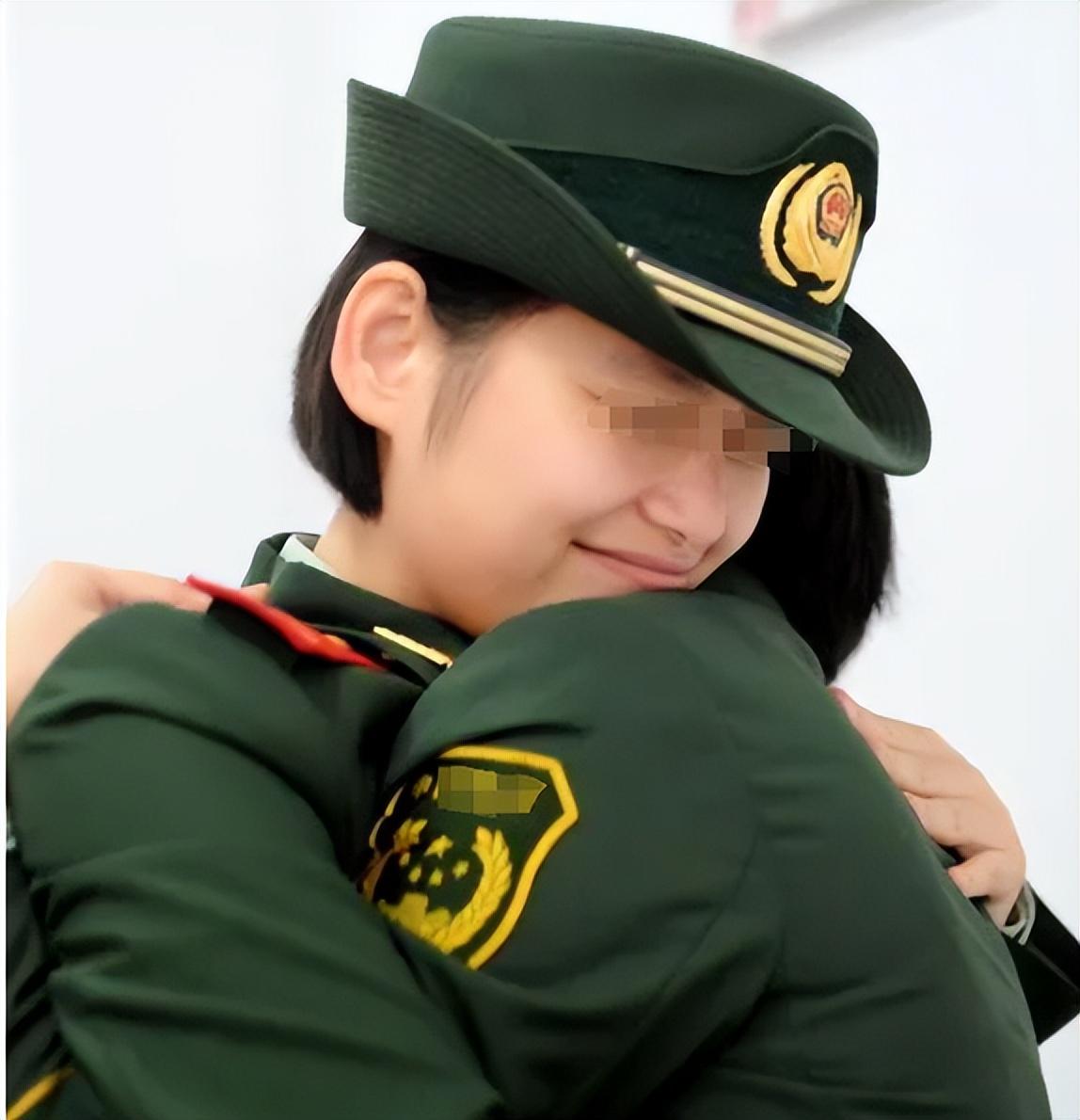 退伍女兵最美短视频，展现坚毅与柔美的力量，退伍女兵短视频展现坚毅柔美力量