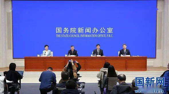 今日新闻2021年12月22日，全球科技巨头发布最新进展与社会热点事件回顾，全球科技巨头最新进展发布与社会热点事件回顾（2021年12月22日）