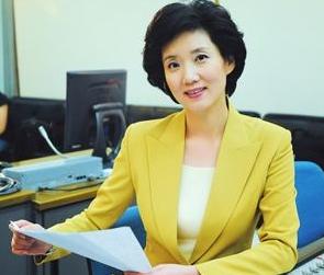 新闻头条与新闻联播，传递信息的两大媒介，新闻头条与新闻联播，两大信息媒介传递时事动态