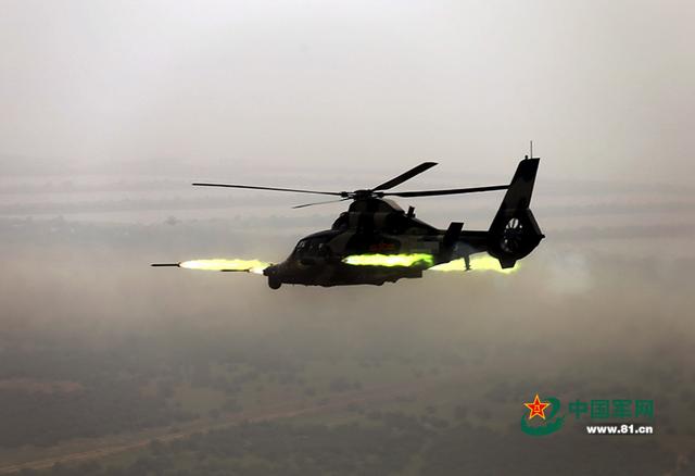 武直-19发射导弹，空中力量的锐利之剑，武直-19导弹发射，空中力量的锋芒之剑