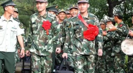 新兵成老兵，军旅生涯中的蜕变与成长，军旅生涯，新兵蜕变成长之路