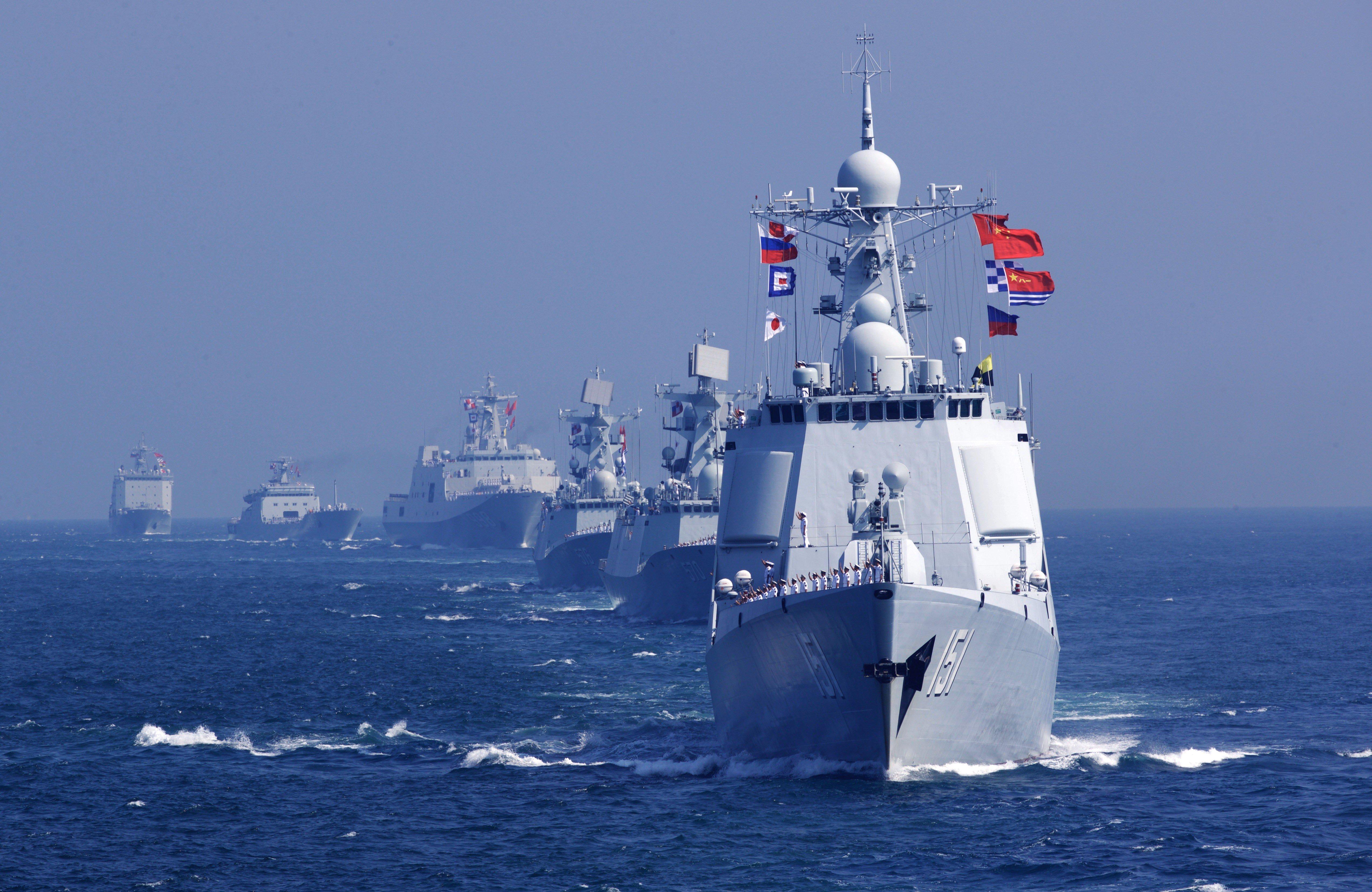 揭秘中国海军的巨无霸，904B型综合补给舰，揭秘中国海军巨无霸，904B型综合补给舰全解析
