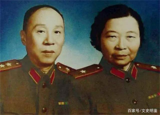 丁晓兵将军与儿子丁陶，两代军人的荣耀与传承，两代军人的荣耀传承，丁晓兵将军与儿子丁陶的故事