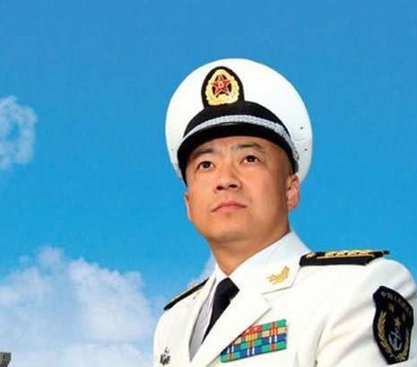 航母舰长揭秘，英勇领航者的身份与担当，航母舰长揭秘，英勇领航者的身份与担当使命