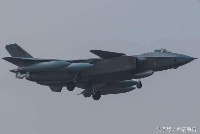 全新歼-20批量交付，中国空军战略转型的里程碑，中国空军战略转型里程碑，全新歼-20批量交付揭秘