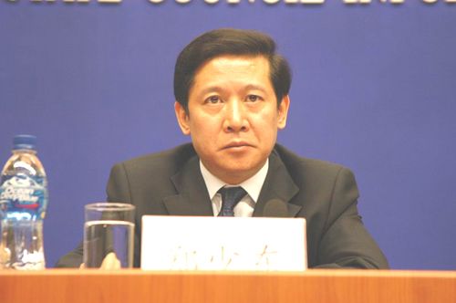 郑少东与他的情妇，复杂关系背后的真相，郑少东与情妇的复杂关系揭秘，真相背后的故事