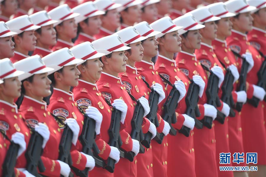 女民兵阅兵方队高清大图，展现新时代巾帼英雄的风采，女民兵阅兵方队风采，新时代巾帼英雄的高清展现