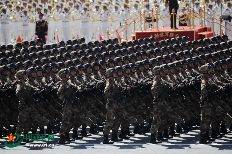玛德共和国阅兵图片，展现国家力量与荣耀，玛德共和国阅兵，展现国家力量与荣耀的瞬间