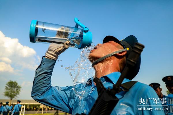凤凰卫视2019阅兵直播视频，再现辉煌瞬间，凤凰卫视2019阅兵直播再现辉煌瞬间