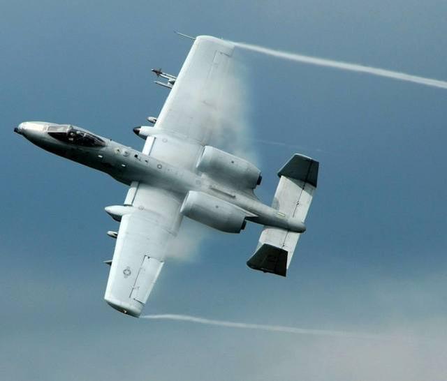 揭秘A-10攻击机的空战能力，能否发射空空导弹？，揭秘A-10攻击机的空战实力，能否发射空空导弹探究竟？