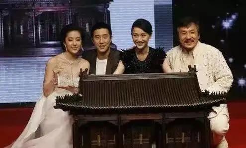 云龙号航空母舰模型，探索与解析，云龙号航空母舰模型深度解析与探索