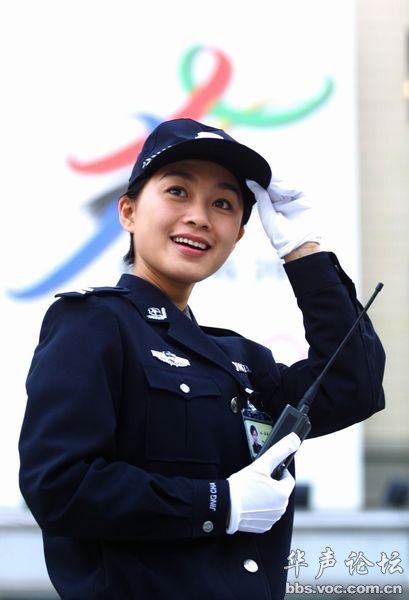 中国最漂亮的女警察图片——美丽与勇敢并存的风采，中国最美女警察风采，美丽与勇敢并存的图片展示